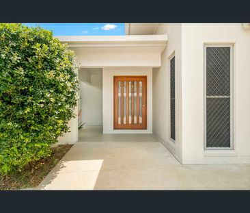 25 Montys Place, North Mackay, Qld 4740 - Photo 2