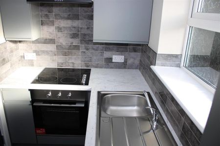 Ground floor flat to rent - Photo 3