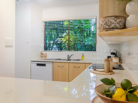 1/10 Davidson Street, Port Douglas QLD - Photo 2