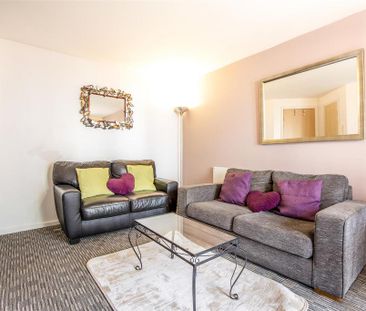 3 bedroom apartment to rent - Photo 2