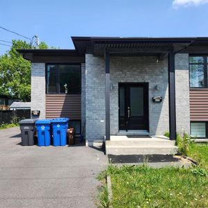 Maison Longueuil (Saint-Hubert) À Louer - Photo 2