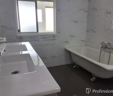 Spacious Family Home Located In The Heart of Gympie - Photo 5