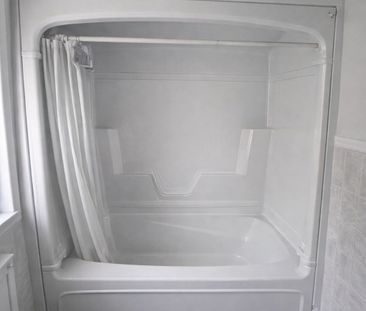 For Lease - 4942 Armoury Street, Niagara Falls, Ontario - Photo 6