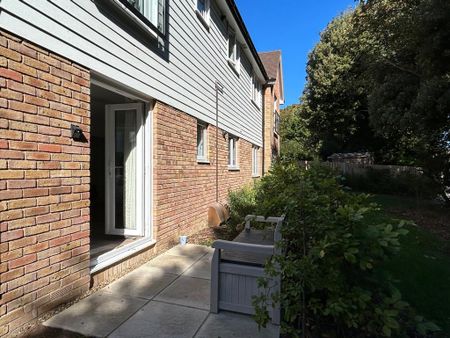 1 bedroom flat to rent - Photo 5