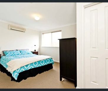 Townhouse in Glendalough - Photo 6