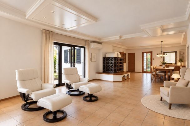 Großzügiges Einfamilienhaus mit 257 m² Gesamtfläche, Pool, Sauna und traumhaftem Garten - Photo 1