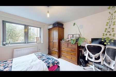 2 Bed Flat, Balham High Road, SW17 - Photo 5