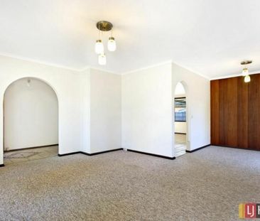 246 Southern Cross Drive, LATHAM ACT, Belconnen - Photo 1