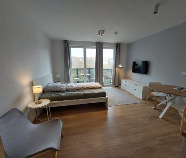 Studio Apartment with fitted kitchen in Revaler Street - Photo 3