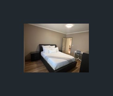 Convenient and Central - Photo 6