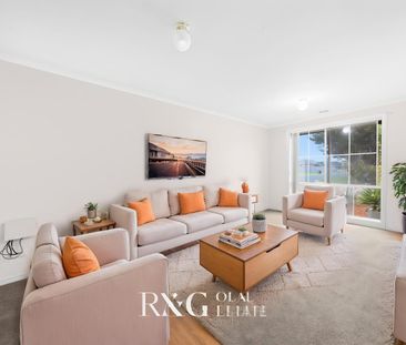 🏡 Spacious Family Living in Prime Location ✨ - Photo 1