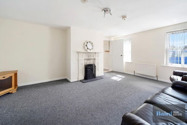 3 Bed End-terrace House - Photo 1
