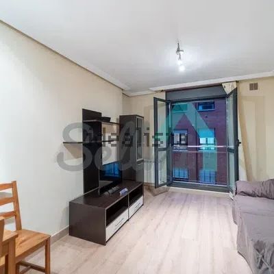 Alquiler de piso en Calle Santa Ana - Photo 1