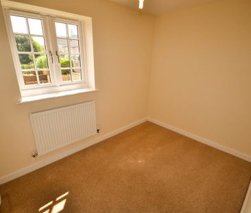 2 bedroom semi-detached house to rent - Photo 2