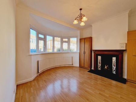 3 bedroom semi-detached house to rent - Photo 2