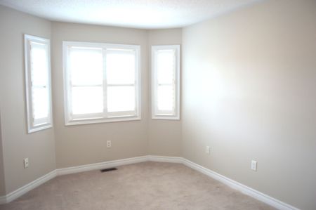 For Lease - 30 Paper Birch Drive, Markham, Ontario - Photo 3