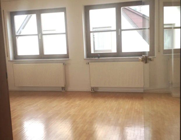4,5-Zimmer-Maisonette-Wohnung ruhig und doch zentral gelegen in Sindelfingen, frei ab Mitte November - Photo 1