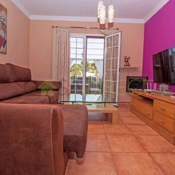 Alquiler de piso en Calle Vélez Málaga - Photo 1