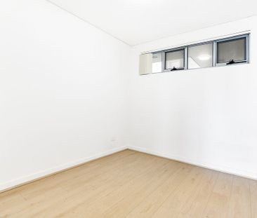 Modern Two Bedroom Apartment in Great Location - Photo 6