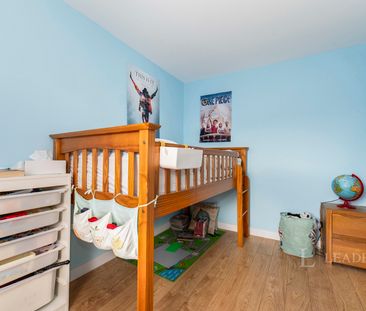 4 bedroom house to rent Elkins Gardens, Guildford, Surrey, GU4 - Photo 3