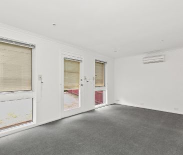 1/32 Simpsons Road, Box Hill - Photo 2