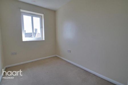 3 bedroom detached house to rent - Photo 5