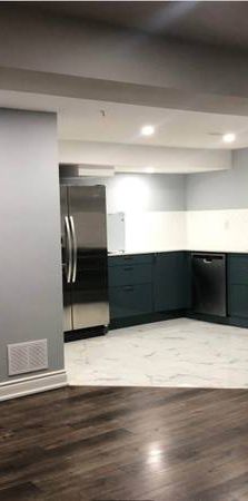 Bright& Modern 1 bedroom Walk-Out Basement Apartment - Photo 1
