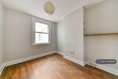 4 bedroom terraced house to rent - Photo 5