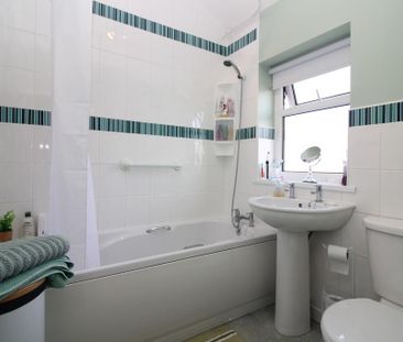 3 bedroom terraced house to rent - Photo 5