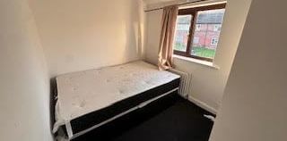 Room in a Shared House, Neville Place, LS9 - Photo 2