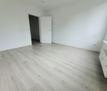 Lichtdurchflutete 4-Zimmer-Wohnung mit Balkon! - Foto 4