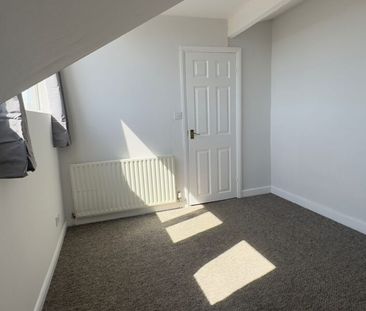 Garnet Crescent, Beeston, Leeds, LS11 5JT - Photo 2