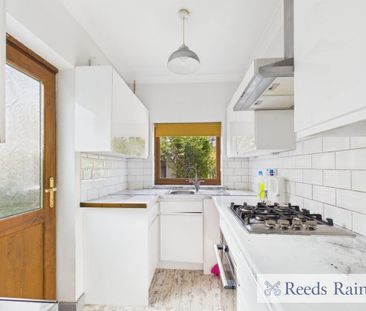 3 bedroom semi-detached house to rent - Photo 6