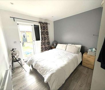 Chaucer Green, Croydon, CR0 - Photo 2