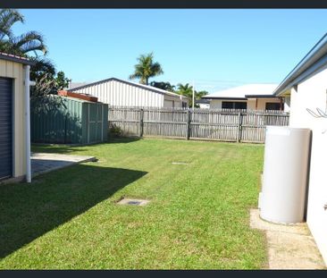 Spacious Family Living in Sought-After Glenella – 3 Bedrooms, 1 Stu... - Photo 5