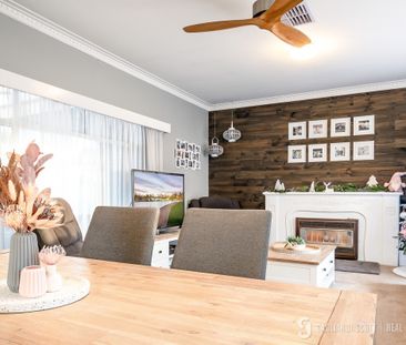 Stunning 3 Bedroom Home - Photo 6
