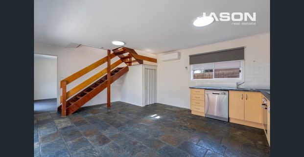 Great for Airport Commuters! - Photo 1