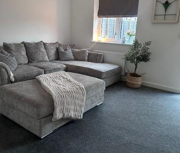 3 bedroom semi-detached house to rent - Photo 2