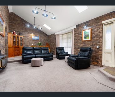 Spacious 4-bedroom Family Home In Prime Location - Photo 3