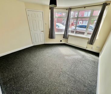 3 bedroom house to rent Longroyd Grove, LS11 - Photo 1