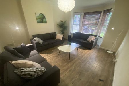 6 bedroom semi-detached house to rent - Photo 3