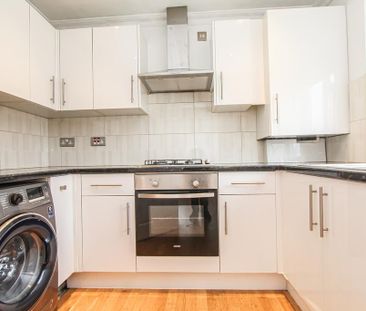 2 bedroom maisonette to rent - Photo 4