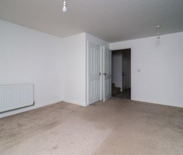 2 bedroom semi-detached house to rent - Photo 3