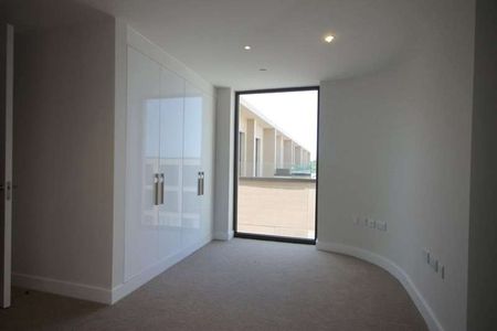 A stylish, modern, apartment in central Cambridge - Photo 3