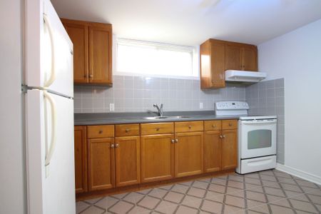 For Lease - 34 Glenmanor Drive Unit# Basement, Oakville, Ontario - Photo 4
