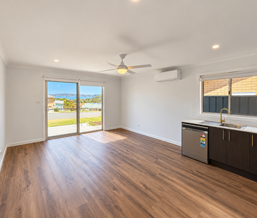 BRAND NEW 2-BEDROOM GRANNY FLAT - MODERN, STYLISH & CONVENIENT - Photo 1