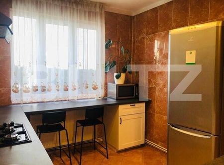 Apartament de lux, 3 camere, 120mp, curte proprie, loc de parcare privat - Fotografie 4