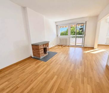 Un 5 pièces entièrement rénové avec balcon, prêt à vous séduire - Photo 3