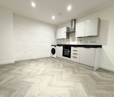 Piccadilly - Photo 2