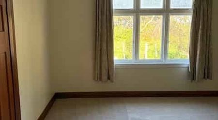 MARTON - 4 Bedroom - Photo 2